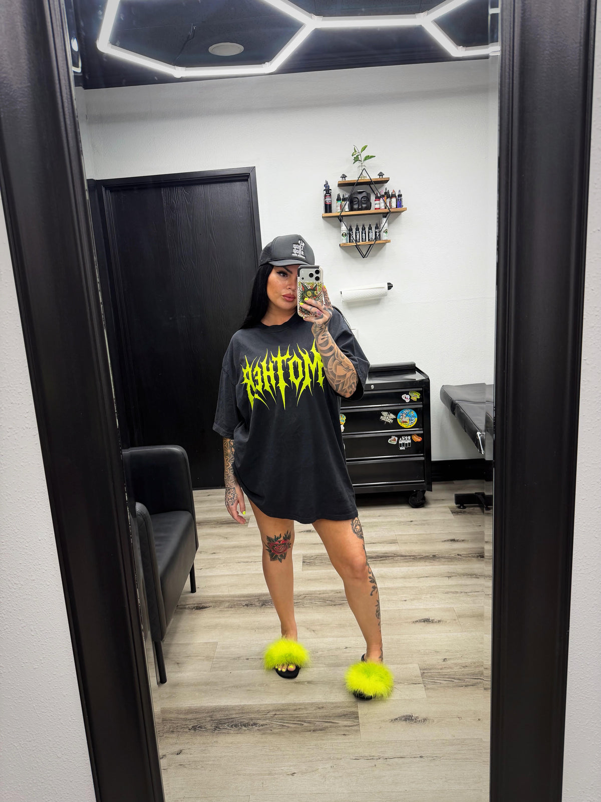 MOTHER Tee In Neon